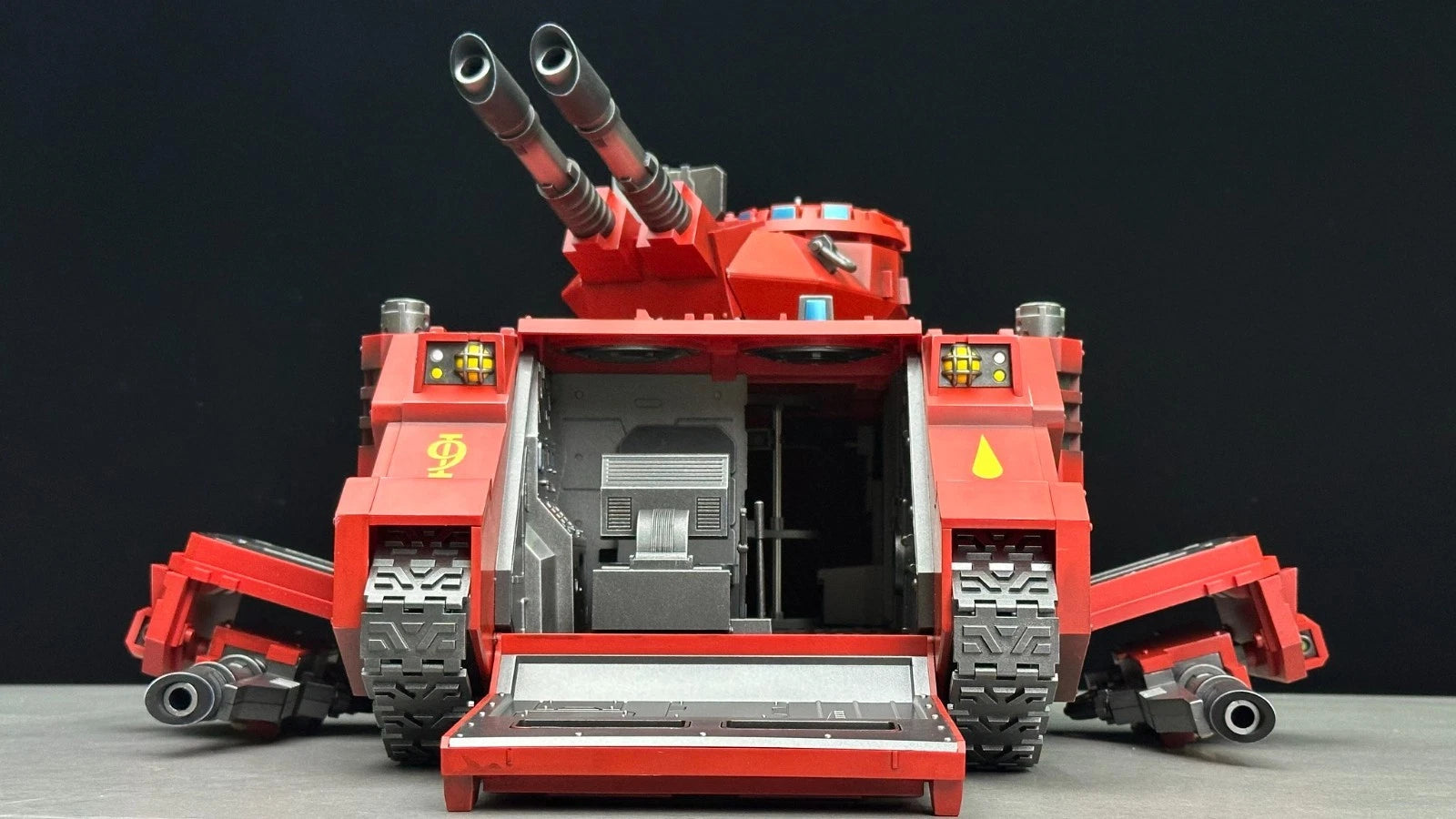 Warhammer 40K JoyToy Blood Angels Predator Annihilator with Twin Lascannons 1/18 Scale Vehicle