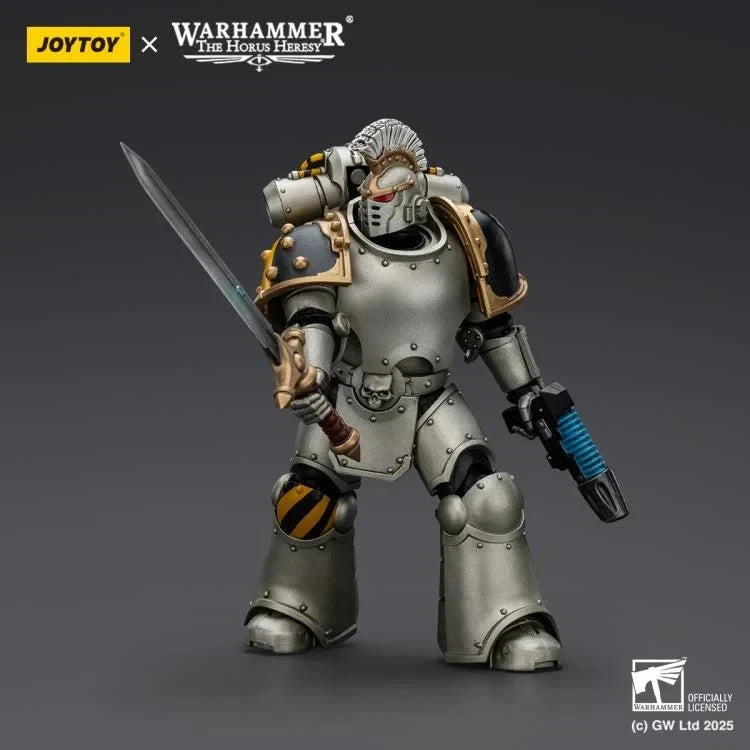 JoyToy Iron Warriors Command Squad Chosen Standard Bearer – Warhammer: The Horus Heresy 1/18 Scale Figure
